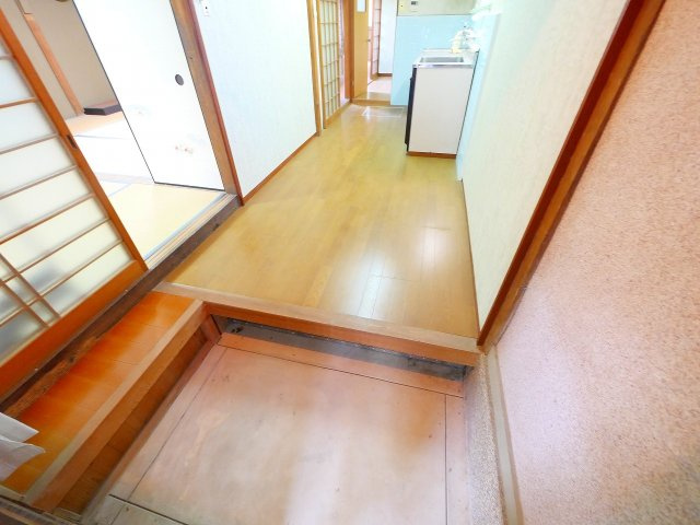 高畑町貸家（直井邸）の玄関|落ち着いた玄関です