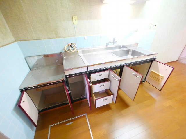 高畑町貸家（直井邸）のキッチン|使いやすいキッチンです
