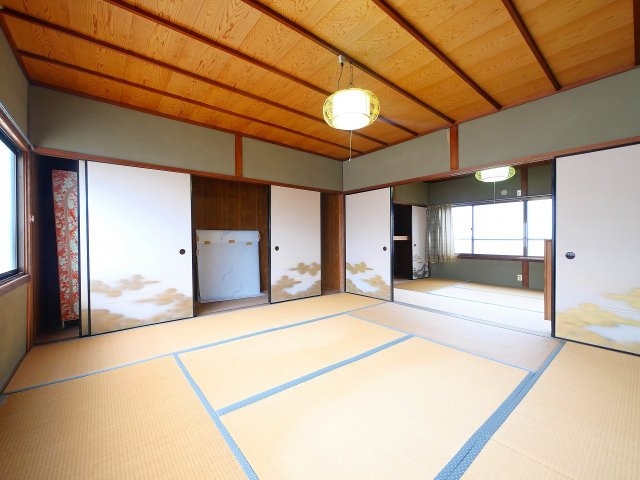 高畑町貸家（直井邸）の寝室|ゆとりの広さです