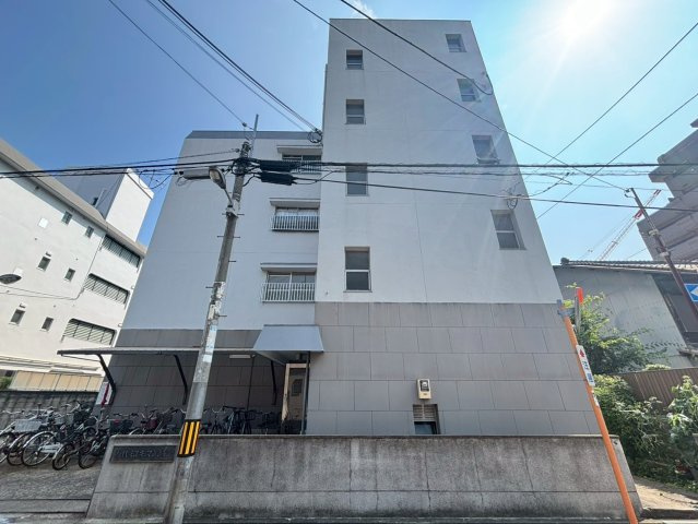 万代ミユキマンションの外観
