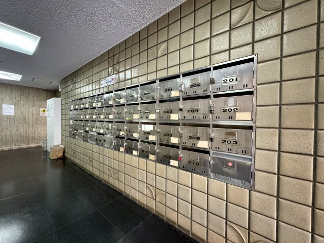 長居パークハイツのエントランス