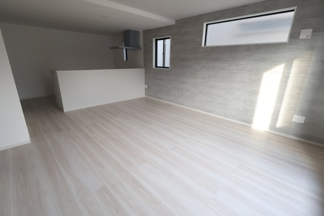 《仲介手数料無料》大宮区天沼町１丁目666-5(全1戸)新築一戸建てリガーレの居間・リビング|撮影日 2025年10月13日 15:30 晴れ