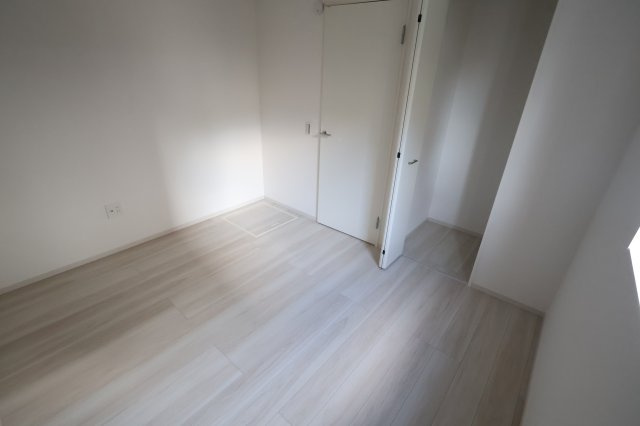 《仲介手数料無料》大宮区天沼町１丁目666-5(全1戸)新築一戸建てリガーレの洋室|撮影日 2025年10月13日 15:30 晴れ