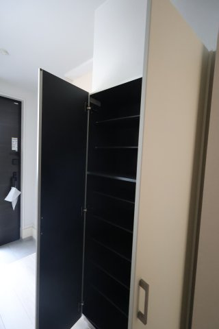 《仲介手数料無料》大宮区天沼町１丁目666-5(全1戸)新築一戸建てリガーレの玄関|撮影日 2025年10月13日 15:30 晴れ