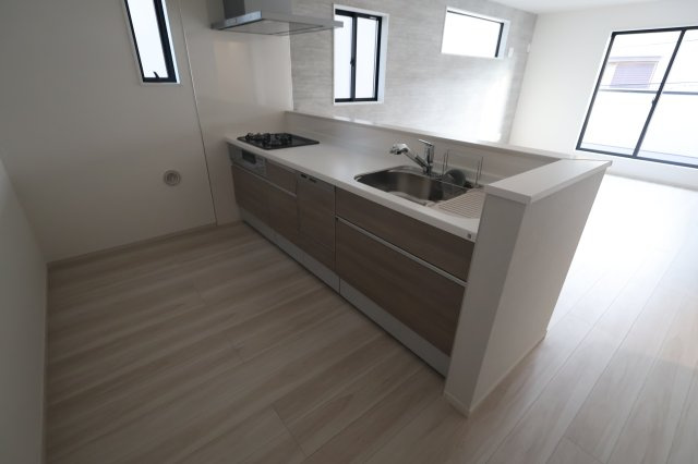 《仲介手数料無料》大宮区天沼町１丁目666-5(全1戸)新築一戸建てリガーレのキッチン|撮影日 2025年10月13日 15:30 晴れ