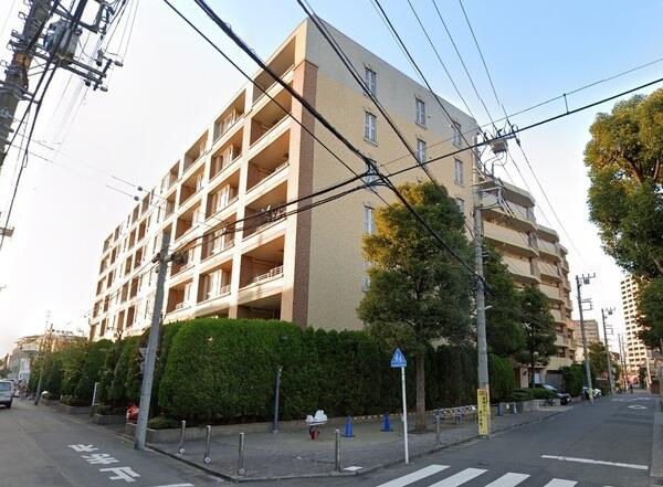 グランシティ川崎パークサイドレジデンス　(川崎区小田5丁目）の外観|4LDK+W　JR各線「川崎」駅バス11分バス停徒歩3分　フルリフォーム物件です　ペット飼育可能　東向き　2002年12月築　オートロック　家具・エアコン全室付　敷地内機械式駐車場付（使用料無料）