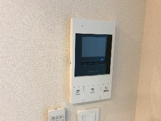 日高市上鹿山マンション新築工事のセキュリティ|カメラ付インターホン（イメージ）
