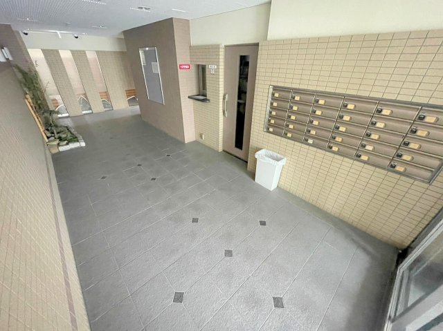 豊里セレニテのロビー