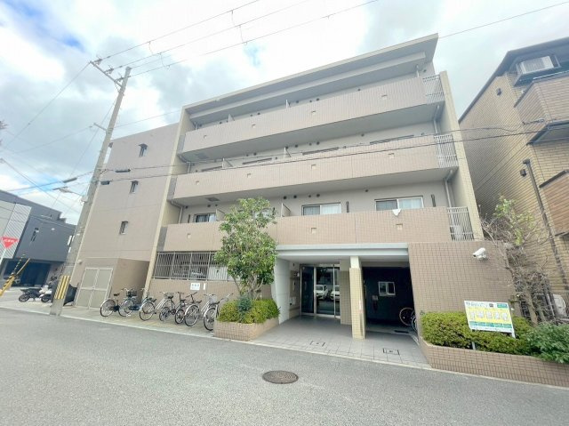 豊里セレニテの外観