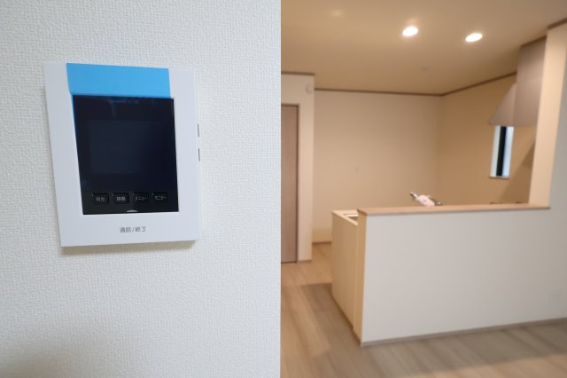 《仲介手数料無料》中央区新中里４丁目15(E号棟)新築一戸建てハートフルタウンのセキュリティ|撮影日 2025年10月25日 15:00 雨