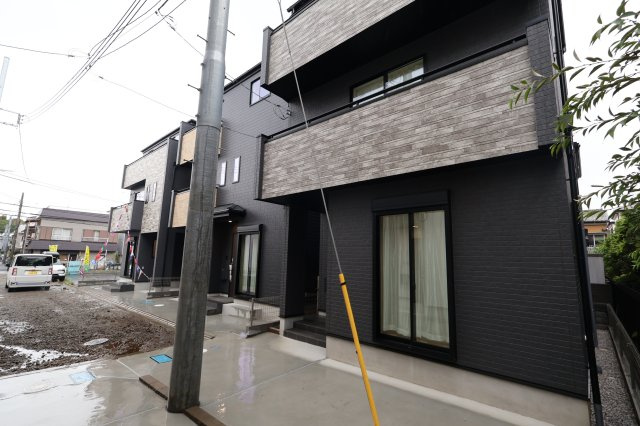 《仲介手数料無料》中央区新中里４丁目15(E号棟)新築一戸建てハートフルタウンの外観|撮影日 2025年10月25日 15:00 雨