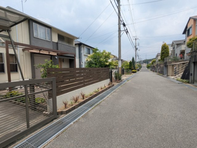 【前面道路含む現地写真】 | 花山中尾台２丁目　中古戸建