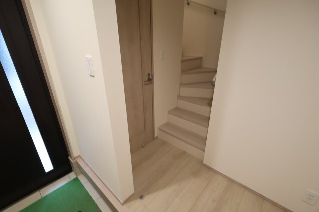 《仲介手数料無料》中央区新中里４丁目15(I号棟)新築一戸建てハートフルタウンの内装|撮影日 2025年10月25日 15:00 雨