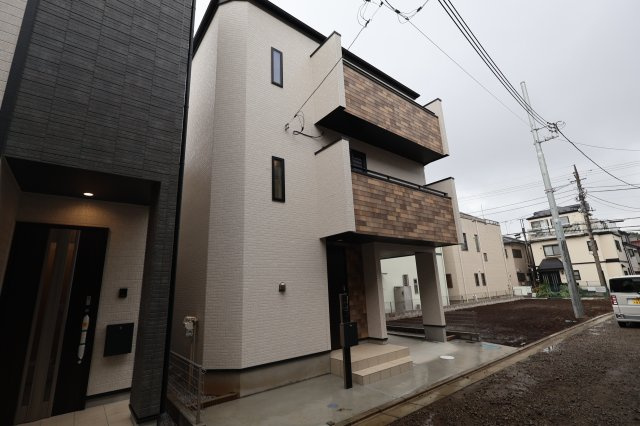 《仲介手数料無料》中央区新中里４丁目15(I号棟)新築一戸建てハートフルタウンの外観|撮影日 2025年10月25日 15:00 雨