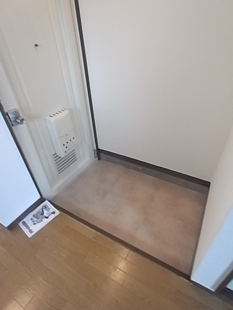 KMコートの玄関