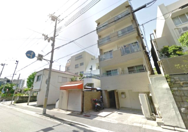 KMコートの外観