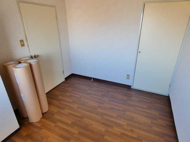 【洋室】 | ルミエール神田 | 全居室収納完備。