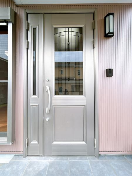 富士市石坂の中古一戸建|【現況販売】玄関（外観）