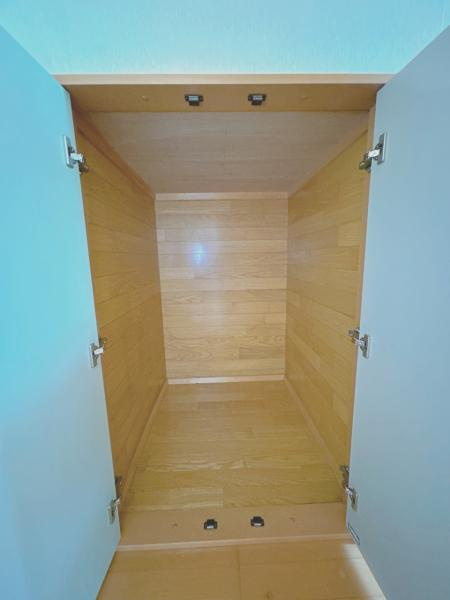 富士市石坂の中古一戸建|【現況販売】1階階段下収納