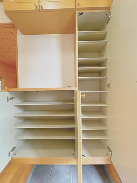 富士市石坂の中古一戸建|【現況販売】シューズボックス