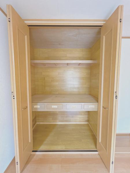 富士市石坂の中古一戸建|【現況販売】1階6帖洋室収納