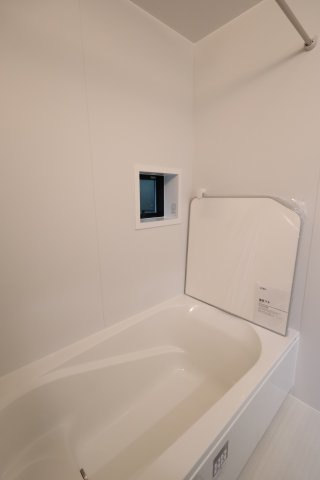 【浴室】 | 《仲介手数料無料》中央区新中里４丁目15(J号棟)新築一戸建てハートフルタウン | 2025年10月25日 15:00 雨