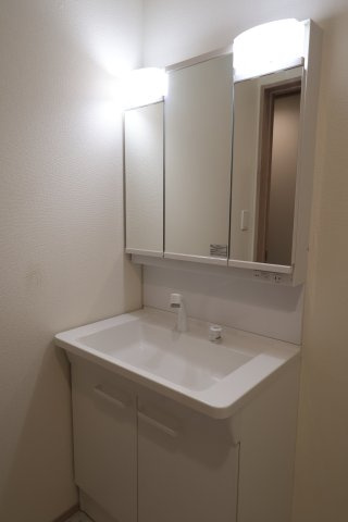 《仲介手数料無料》中央区新中里４丁目15新築一戸建てハートフルタウンの独立洗面台|2025年10月25日 15:00 雨