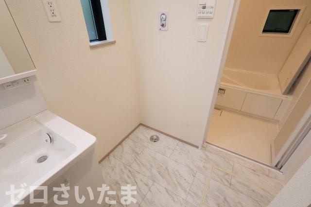 《仲介手数料無料》中央区新中里４丁目15新築一戸建てハートフルタウンのランドリースペース|2025年10月25日 15:00 雨