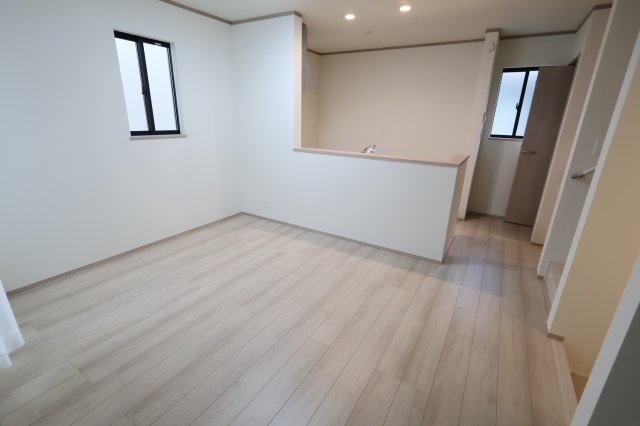 《仲介手数料無料》中央区新中里４丁目15(J号棟)新築一戸建てハートフルタウン