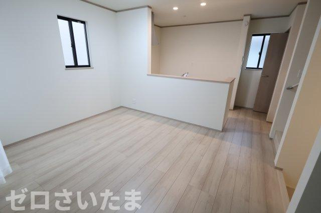 《仲介手数料無料》中央区新中里４丁目15新築一戸建てハートフルタウンの居間・リビング|2025年10月25日 15:00 雨