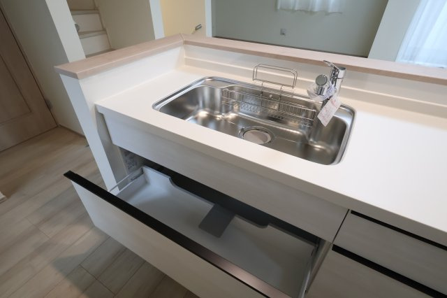 【キッチン】 | 《仲介手数料無料》中央区新中里４丁目15(J号棟)新築一戸建てハートフルタウン | 2025年10月25日 15:00 雨