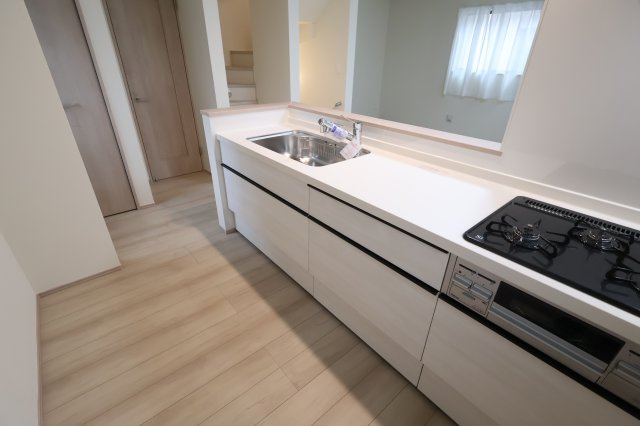 《仲介手数料無料》中央区新中里４丁目15新築一戸建てハートフルタウンのキッチン|2025年10月25日 15:00 雨