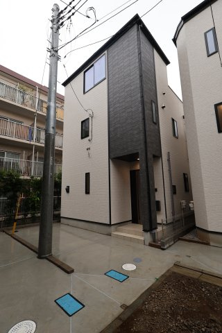 《仲介手数料無料》中央区新中里４丁目15新築一戸建てハートフルタウンの外観|2025年10月25日 15:00 雨