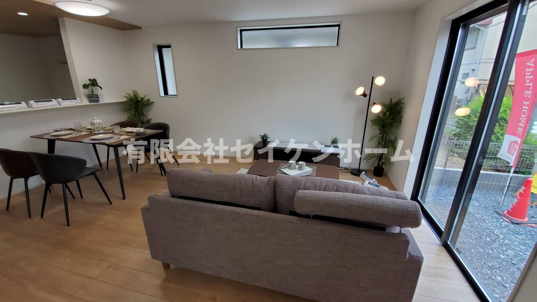 Grafare　熊谷市上之2期の居間・リビング