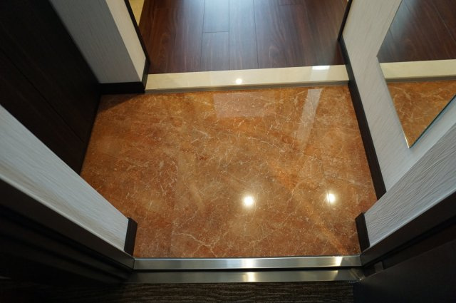 プレジオ永和ASIANの玄関