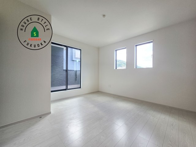 春日市白水ヶ丘2丁目第3-3棟（3号棟）の寝室|主寝室には収納力に優れたクローゼットがありますので、お部屋もすっきり片付きます。