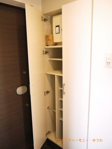 【浴室】 | パティーナ新板橋 | シューズクローゼットがあります。