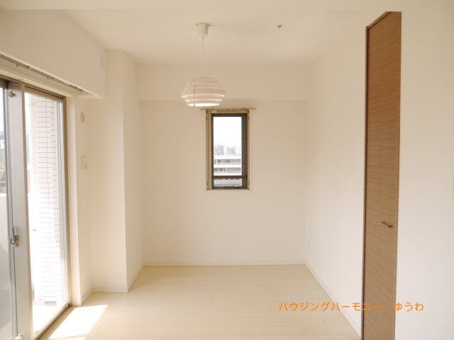 【居間・リビング】 | パティーナ新板橋 | 間仕切り活用すれば、２LDKとしての利用可能です。