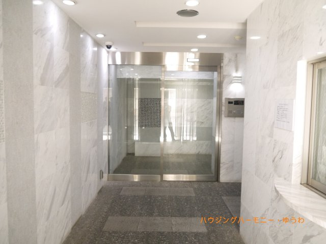 【居間・リビング】 | パティーナ新板橋 | オートロック、宅配ボックスなど暮らしを支える便利な設備充実！