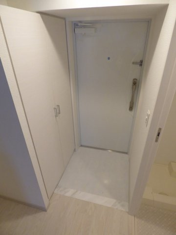 コスモリード神戸三宮の玄関