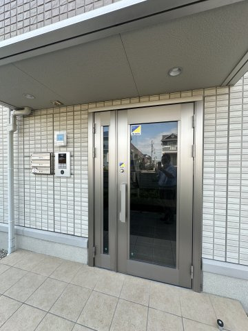 エクレール　B棟のエントランス
