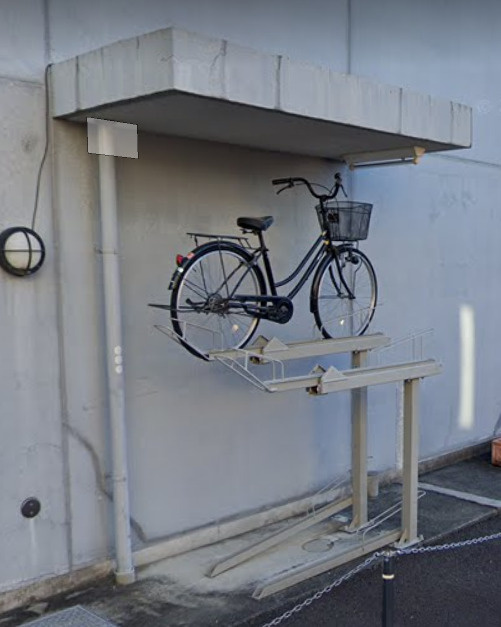 ガーデンホークの駐車場