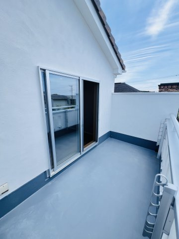 Beyond The Tideー潮風の先に、理想の暮らしがある ーのバルコニー