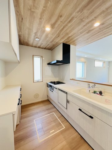 Beyond The Tideー潮風の先に、理想の暮らしがある ーのキッチン