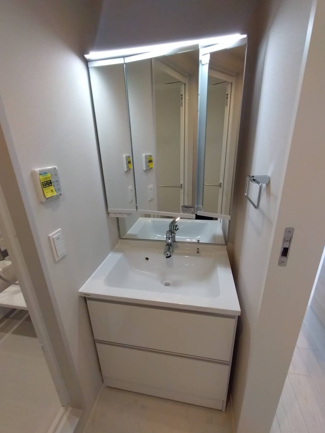 カーサ・アデールの洗面所