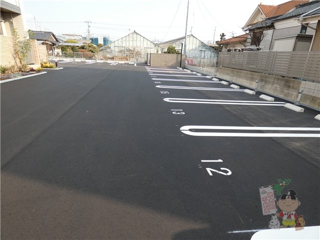 フェリシエールの駐車場