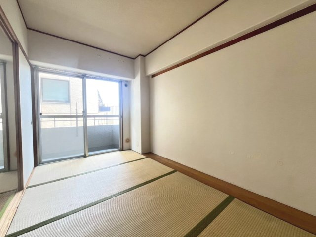 ルモン明石公園の寝室|落ち着いて過ごせるお部屋なので、寝室にいかがでしょうか