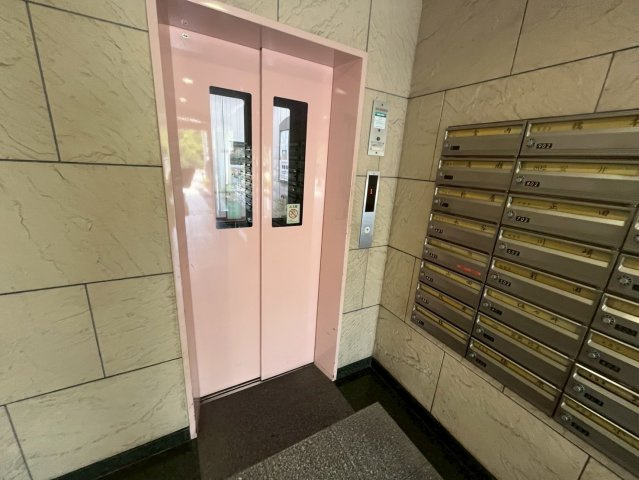 ルモン明石公園のその他共用部分|共用エレベーター＆共用ポスト
