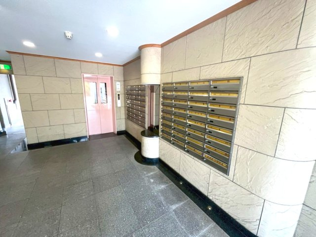 ルモン明石公園のロビー|毎日通るロビーはこのようになっています