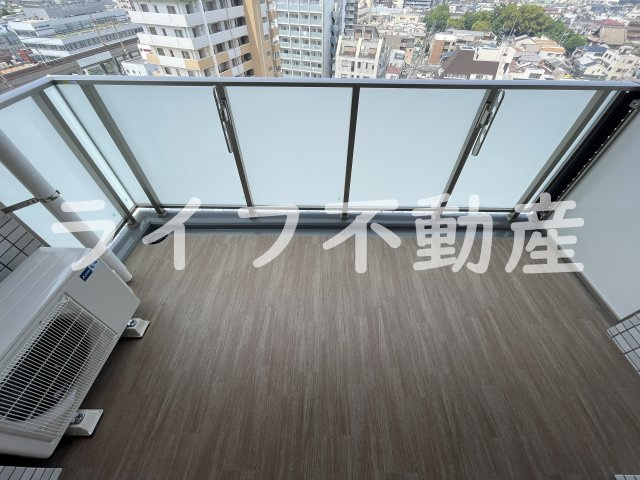 プレジオ永和ASIANのバルコニー|外からの目が気にならないバルコニーで洗濯物が干せます